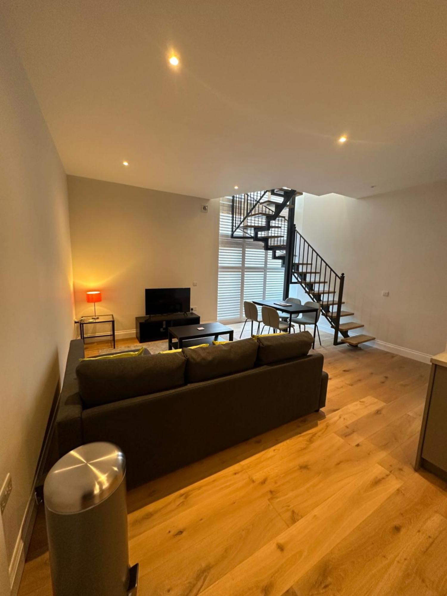 Winchester Street Apartments By Urban Abode Μπεϊσινγκστόουκ Εξωτερικό φωτογραφία