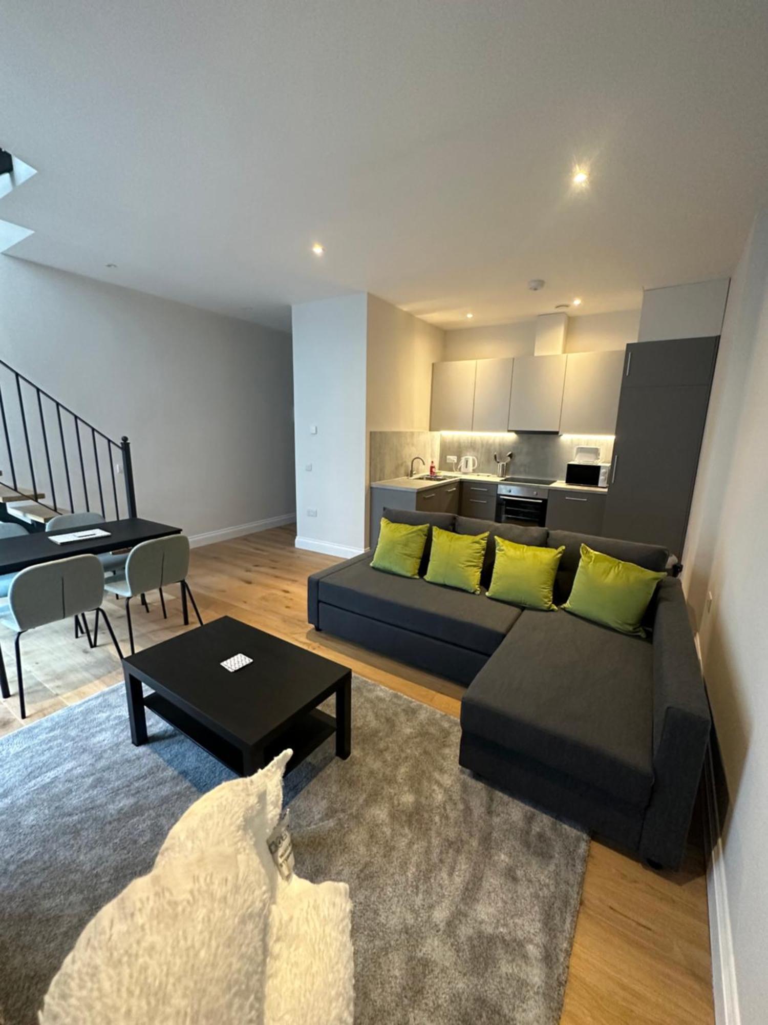 Winchester Street Apartments By Urban Abode Μπεϊσινγκστόουκ Εξωτερικό φωτογραφία
